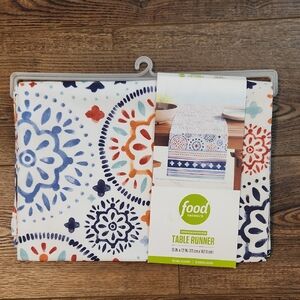 Food Network Indoor Outdoor Medalion Print 13" x 72" Table Runner NWT